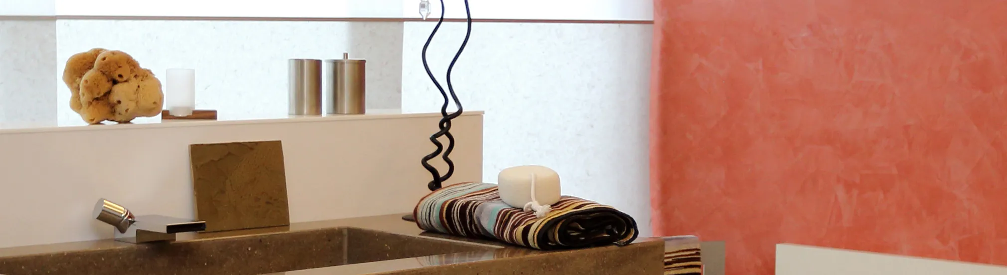 Foto einer Referenz vom Malerbetrieb Frank mit roter Wand.