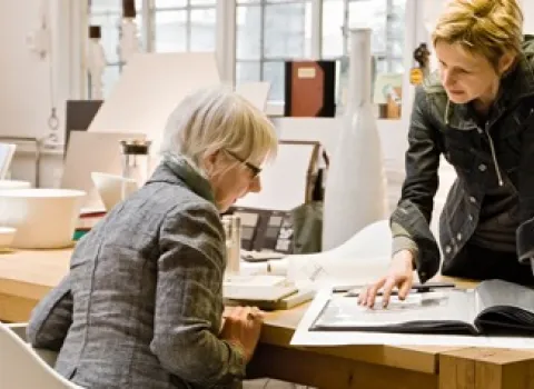 Beratungsgespräch mit einer Kundin.