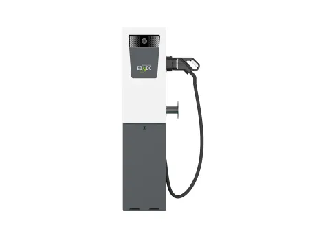 Das Bild zeigt eine E3/DC-Ladesäule vom Typ EDISON CONNECT auf hellem Hintergrund. 